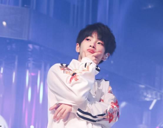 娱乐圈爆料周震南恋情,娱乐圈新恋情引发热议 第1张 娱乐圈爆料周震南恋情,娱乐圈新恋情引发热议 第1张